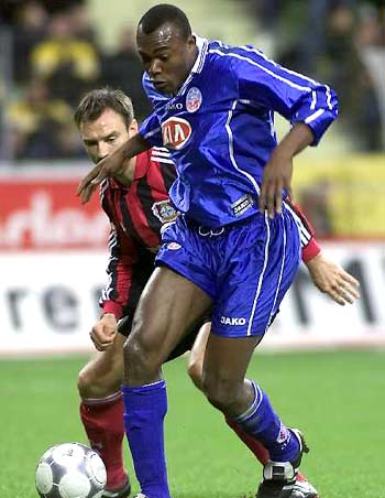 同扔入水中 同扔入水中