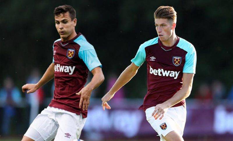 轻选手们纷 轻选手们纷