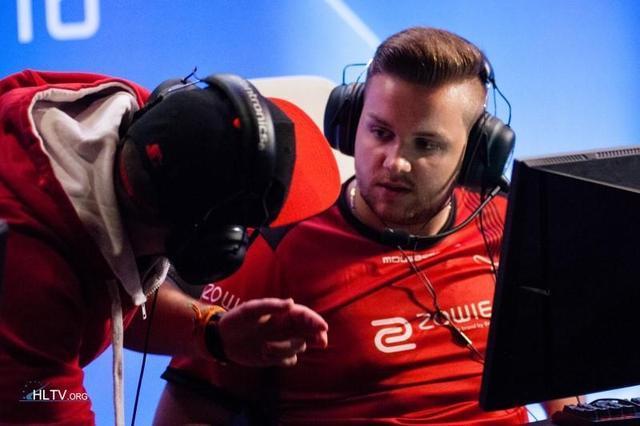 一个充满机 一个充满机